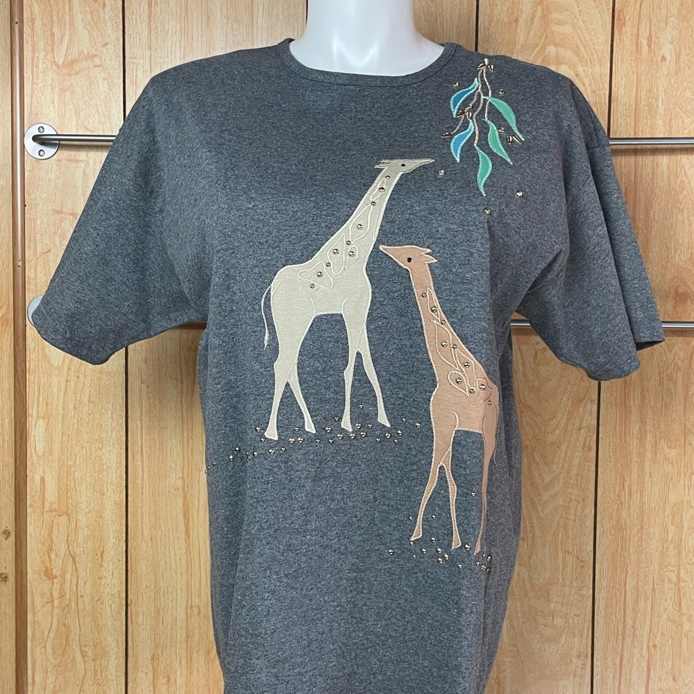 Superline Gray T-Shirt with Giraffe Design